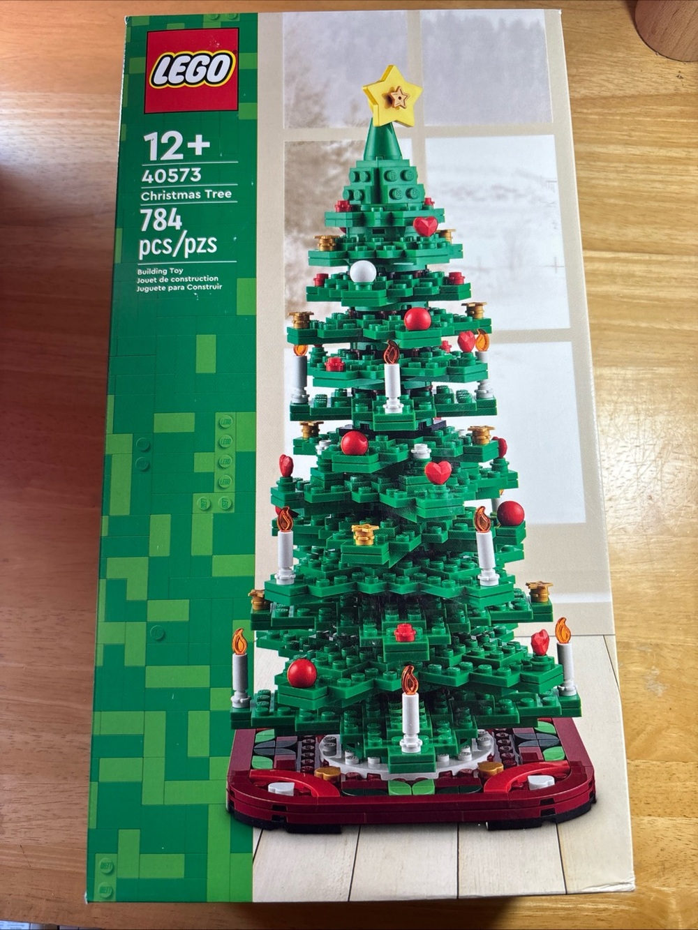 LEGO Green Christmas Tree Set #40573 
784 PCS-  sealed